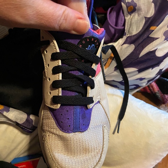 Nike size 6 youth - Picture 2 of 7